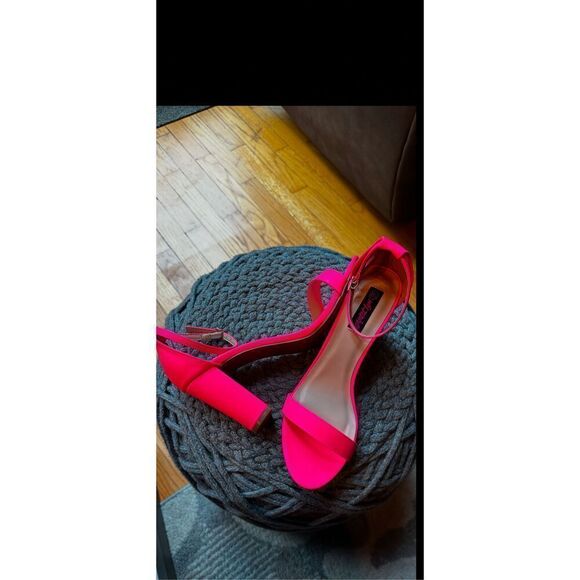 Hot Pink strap block heels. 8.5 Wilddiva - Picture 7 of 11